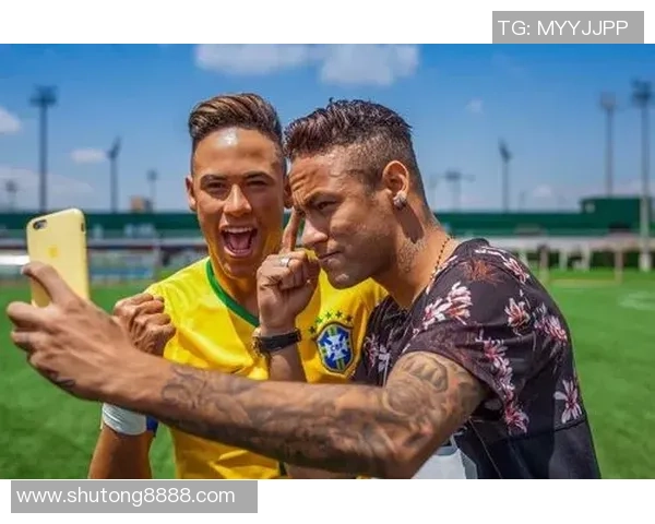 踢足球纹花臂的球星是谁 他背后隐藏着哪些独特的故事与文化意义 踢足球纹花臂的球星是谁 他背后隐藏着哪些独特的故事与文化意义